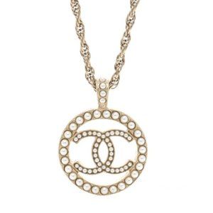 CHANEL Pearl CC Round Pendant Necklace Gold